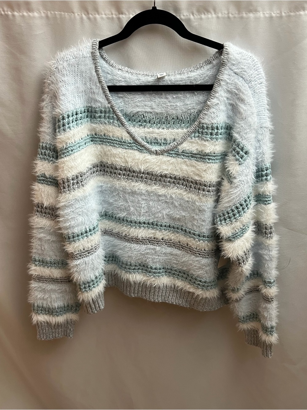 Arizona Jean Co Eyelash Knit Striped Sweater Women’s Large Blue Gray White Cozy